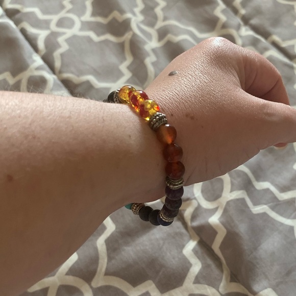 Handmade beaded stretch bracelet - Picture 2 of 2